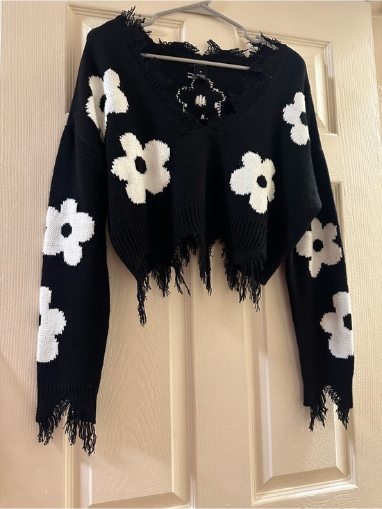 Sweaters - Women’s Black Daisy Cropped Sweater - Brand